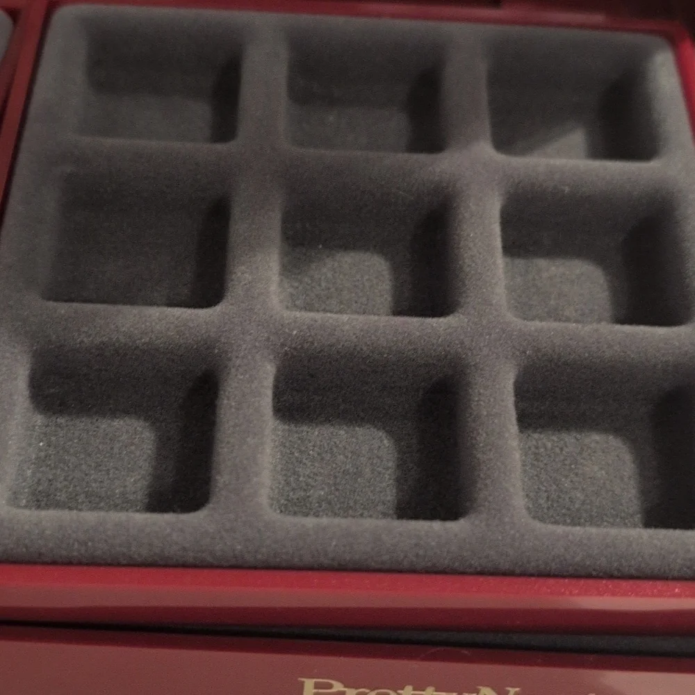 Vintage Red Pretty‎ Neat Portable Travel Jewelry Storage Box